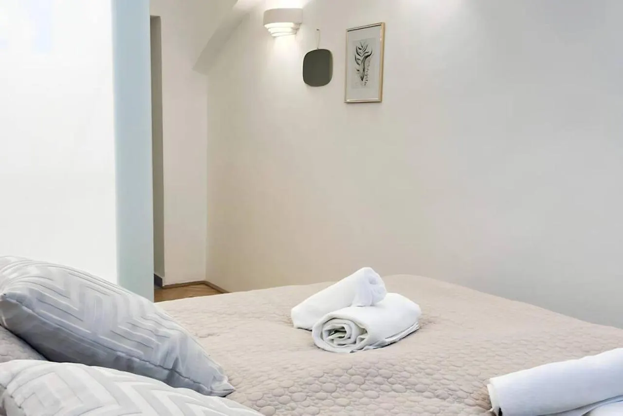 Cozy And Stylish Flat Close To Schoenbrunn Palace contacts