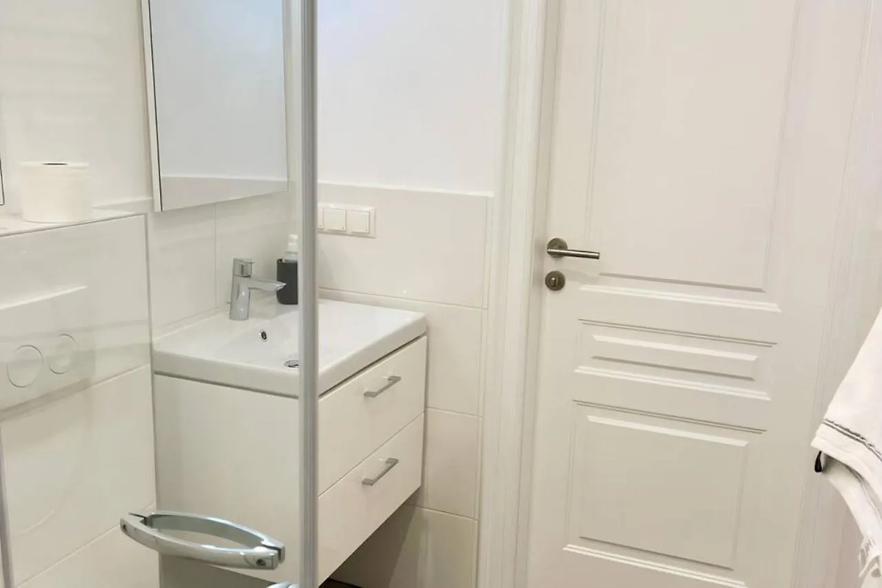 Cozy And Stylish Flat Close To Schoenbrunn Palace Vienna