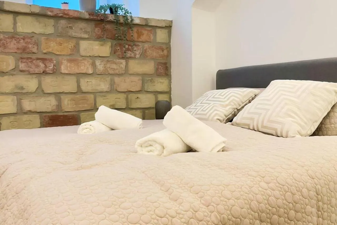 Cozy And Stylish Flat Close To Schoenbrunn Palace Vienna Austria