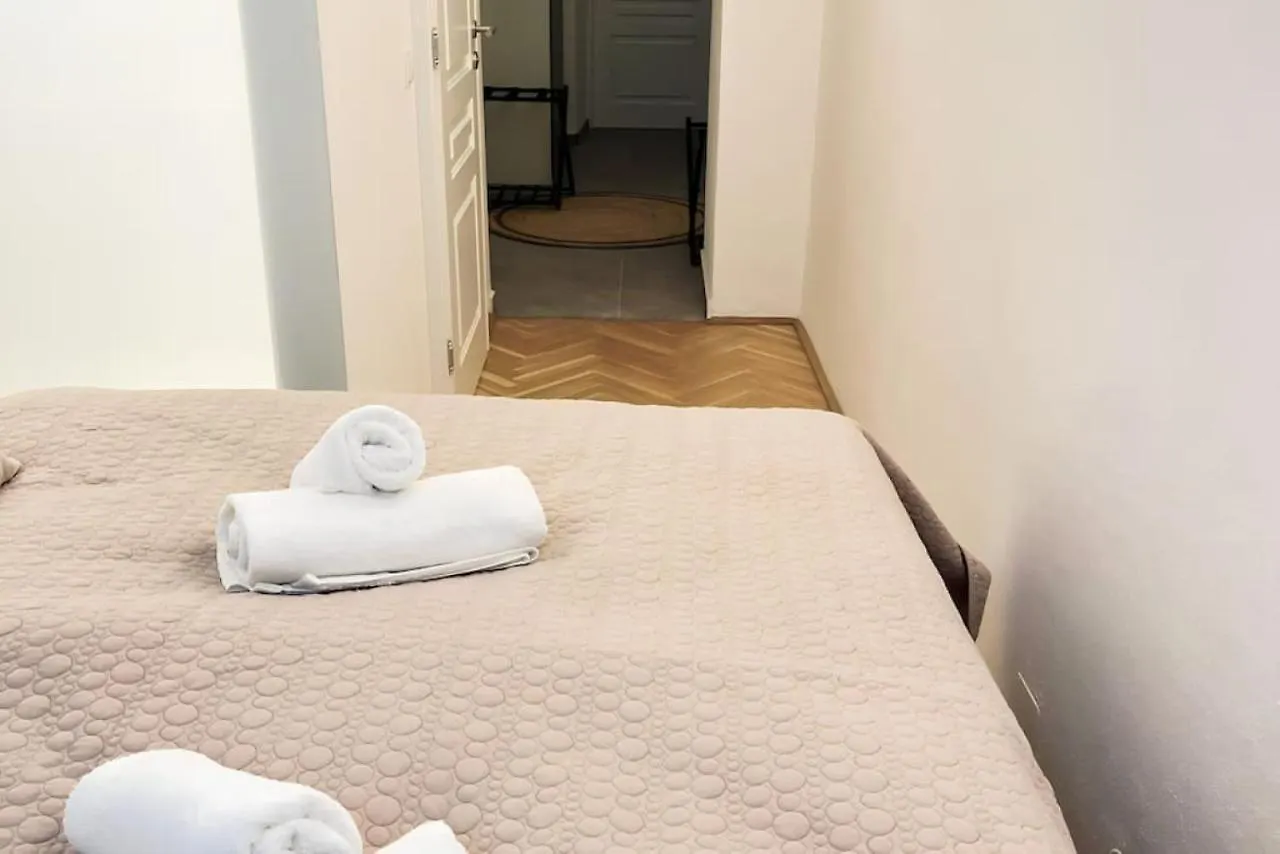 Cozy And Stylish Flat Close To Schoenbrunn Palace Vienna Apartment